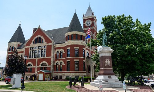 green-county-courthouse